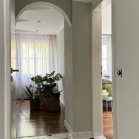 Schoene In Apartment